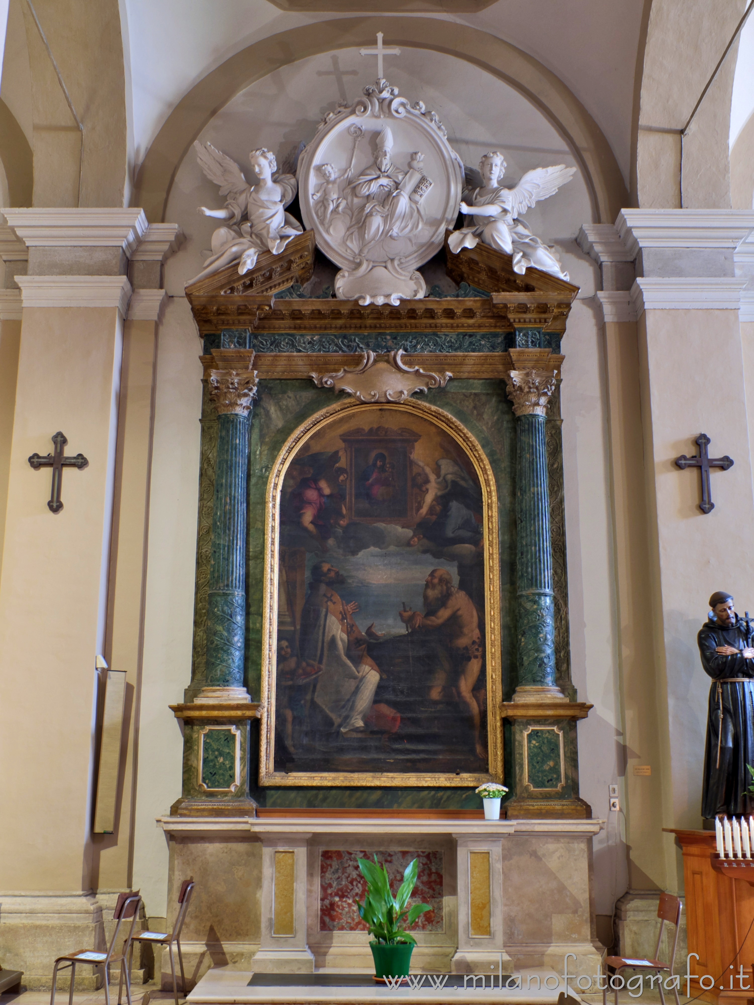 Fano (Pesaro e Urbino, Italy) - Altar of St. Nicholas from Bari and St. Onofrio in the Basilica of San Paterniano